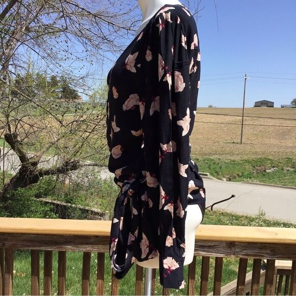 ba&sh Koxie Floral Print Long Sleeve V-Neck Wrap Top Black New Size Large (8) - Picture 4 of 8